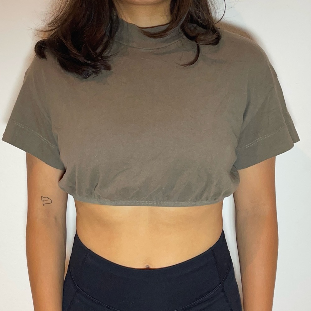 Alo Crop Yoga Top